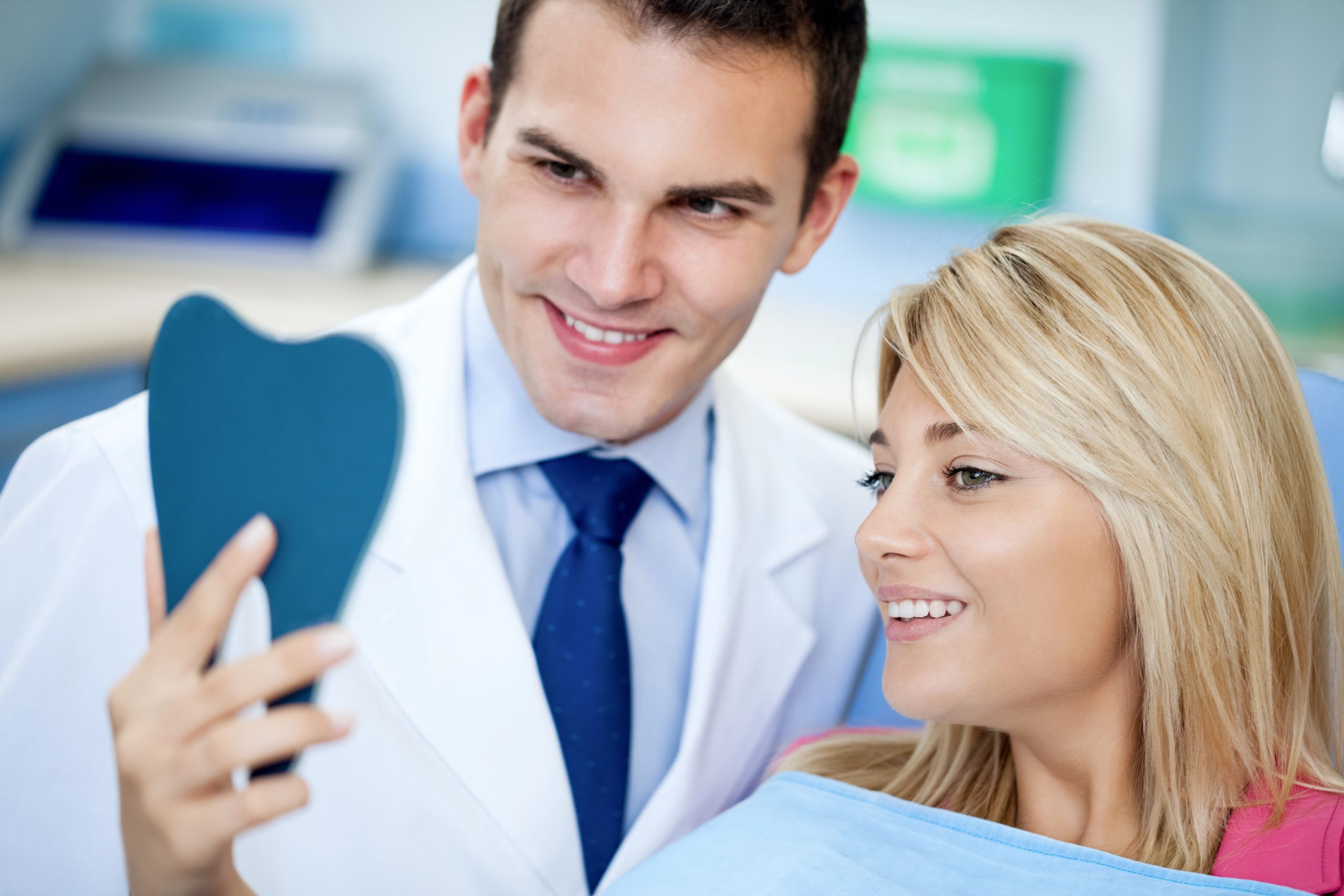 Dental Implant Clinic: What to Expect from Your First Visit